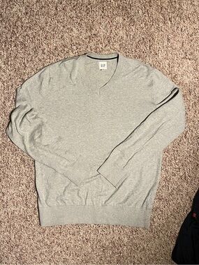 GAP Light Gray V-Neck Knit Sweater